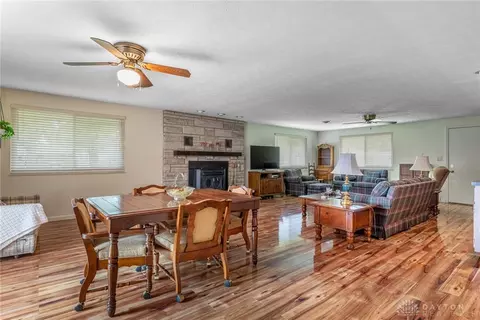 9131 Shawhan Dr, Centerville, OH 45458 photo 2