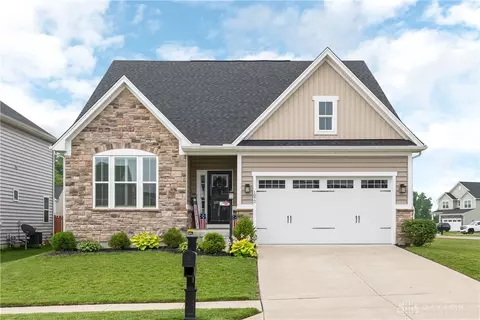 1072 Scullers Ln, Fairborn, OH 45324