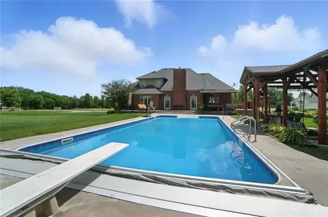 Exterior - 891 N Tecumseh Rd, Springfield, OH 45504 photo 8 of 14