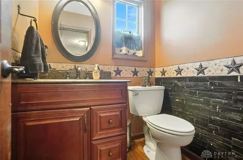 Bath - 891 N Tecumseh Rd, Springfield, OH 45504 photo 5 of 7