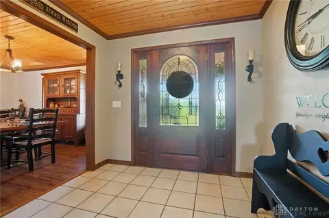 Entry Way - 891 N Tecumseh Rd, Springfield, OH 45504 photo 1 of 7