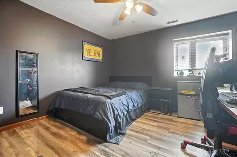 Bedroom - 891 N Tecumseh Rd, Springfield, OH 45504 photo 4 of 8