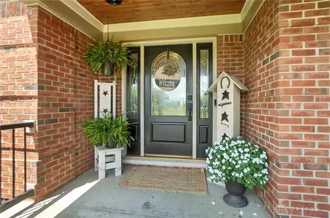 Exterior - 891 N Tecumseh Rd, Springfield, OH 45504 photo 4 of 14
