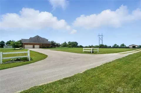 Exterior - 891 N Tecumseh Rd, Springfield, OH 45504 photo 14 of 14