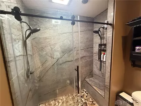 Bath - 891 N Tecumseh Rd, Springfield, OH 45504 photo 2 of 7