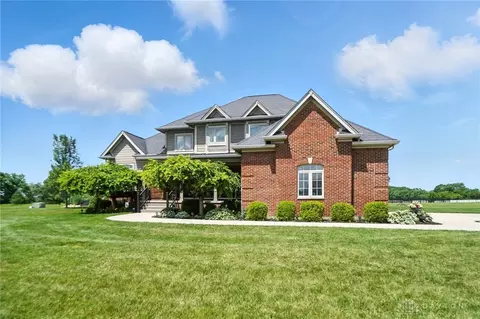 Exterior - 891 N Tecumseh Rd, Springfield, OH 45504 photo 2 of 14