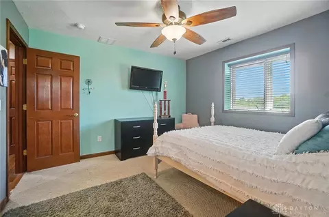 Bedroom - 891 N Tecumseh Rd, Springfield, OH 45504 photo 7 of 8