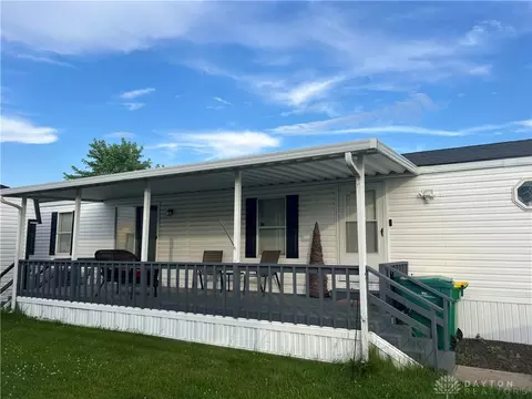 11042 Oakwood Vlg, Miamisburg, OH 45342