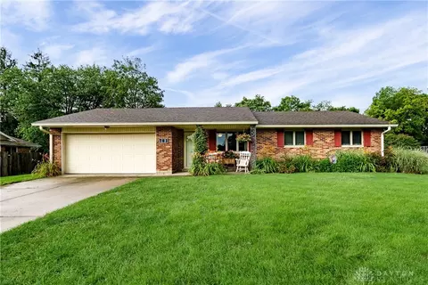 701 Robindale Dr, Waynesville, OH 45068