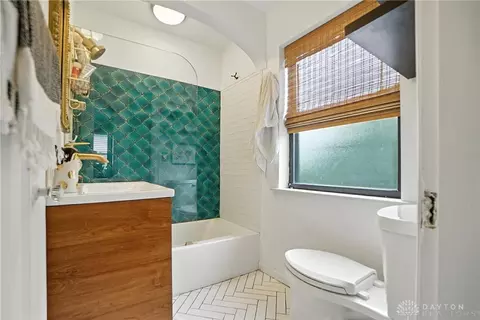 Bath - 2967 Mapleleaf Ave, Cincinnati, OH 45212 photo 2 of 3