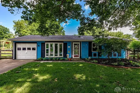 815 Erin Dr, Oxford, OH 45056