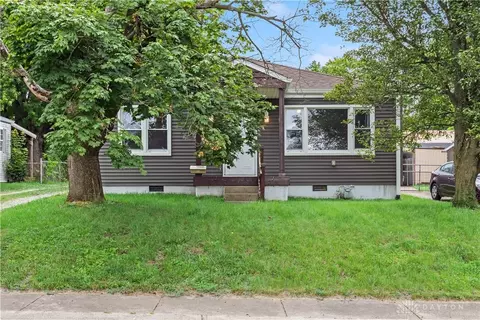 318 Sunset Dr, South Lebanon, OH 45065