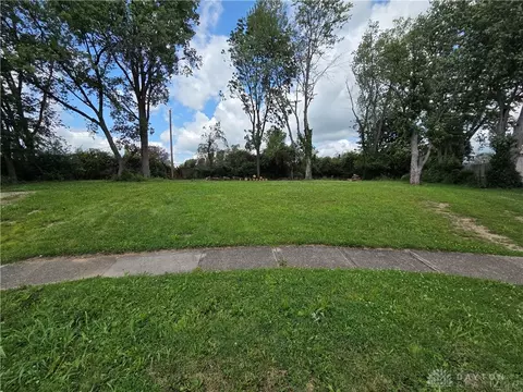 5901 Lancer Ct, Dayton, OH 45424