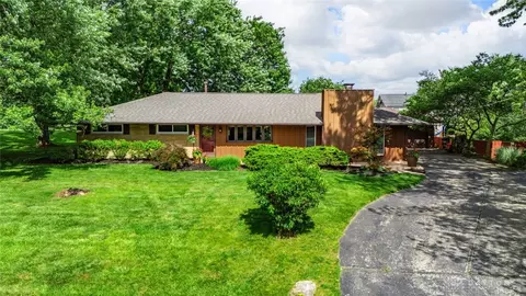 9232 Mary Haynes Dr, Dayton, OH 45458