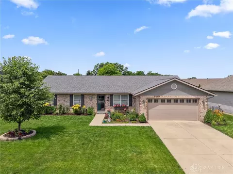 155 Heckathorn Rd, Brookville, OH 45309