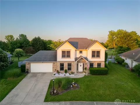595 Autumn Creek Dr, Fairborn, OH 45324