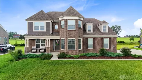 1835 Woodgrove Dr, Springboro, OH 45066