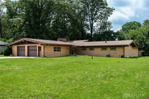 Exterior - 761 Dorchester Dr, Springfield, OH 45506 photo 3 of 18