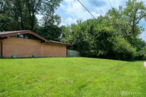 Exterior - 761 Dorchester Dr, Springfield, OH 45506 photo 4 of 18