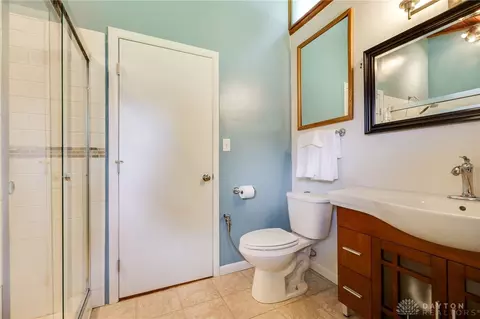 Bath - 761 Dorchester Dr, Springfield, OH 45506 photo 6 of 6