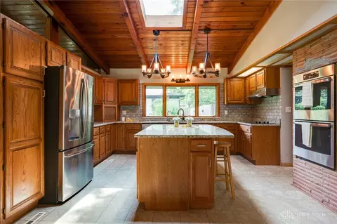 Kitchen - 761 Dorchester Dr, Springfield, OH 45506 photo 2 of 7
