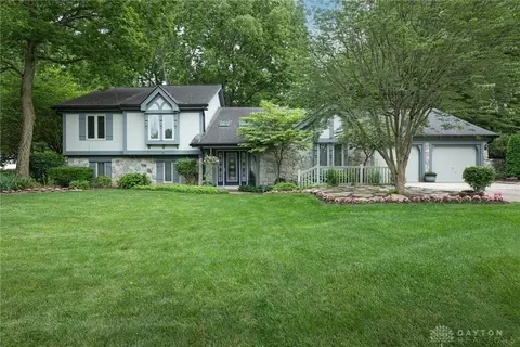 5010 Rhine Way, Centerville, OH 45458