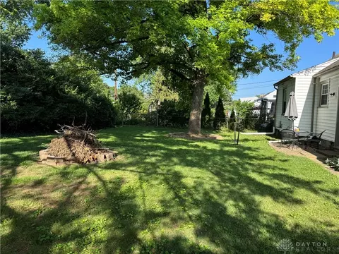 Exterior - 212 Earnshaw Dr, Kettering, OH 45429 photo 4 of 6