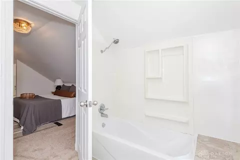 Bath - 2769 Hilton Dr, Dayton, OH 45409 photo 5 of 7