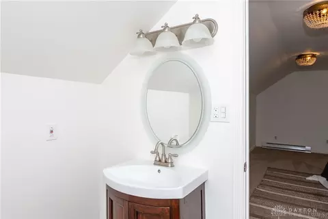 Bath - 2769 Hilton Dr, Dayton, OH 45409 photo 6 of 7