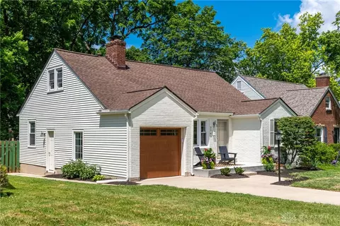 Exterior - 2769 Hilton Dr, Dayton, OH 45409 photo 6 of 7