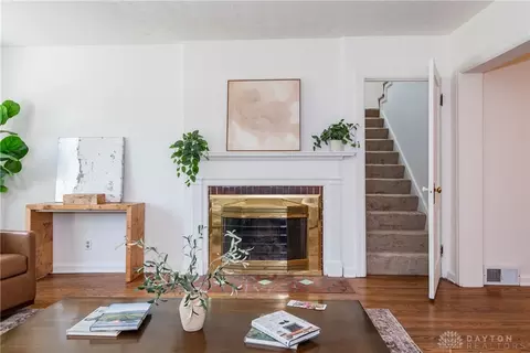 Living - 2769 Hilton Dr, Dayton, OH 45409 photo 4 of 8