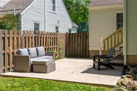 Exterior - 2769 Hilton Dr, Dayton, OH 45409 photo 5 of 7