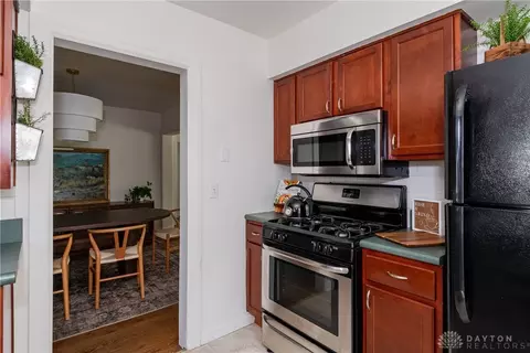Kitchen - 2769 Hilton Dr, Dayton, OH 45409 photo 5 of 6