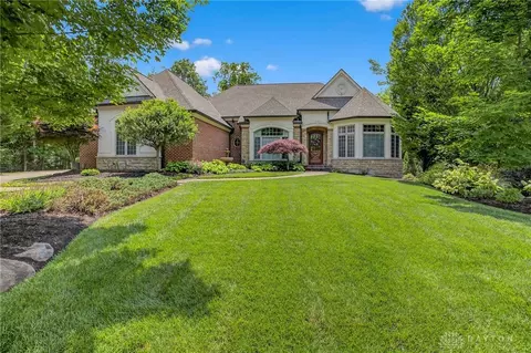 1028 Wild Hickory Ln, Dayton, OH 45458