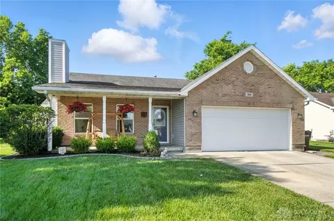55 Green Knoll Dr, Franklin, OH 45005