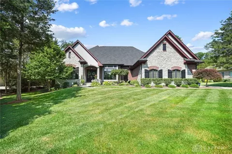 7921 Locust Grove Ct, Springboro, OH 45066