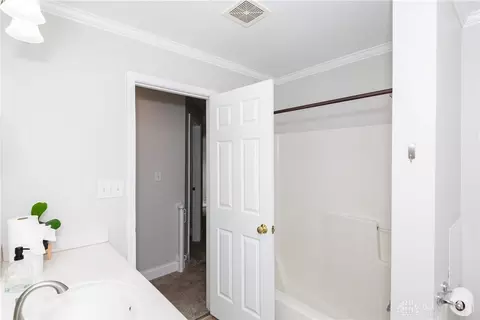 Bath - 1129 Eureka Dr, Kettering, OH 45419 photo 6 of 6