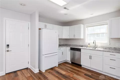 Kitchen - 1129 Eureka Dr, Kettering, OH 45419 photo 4 of 5