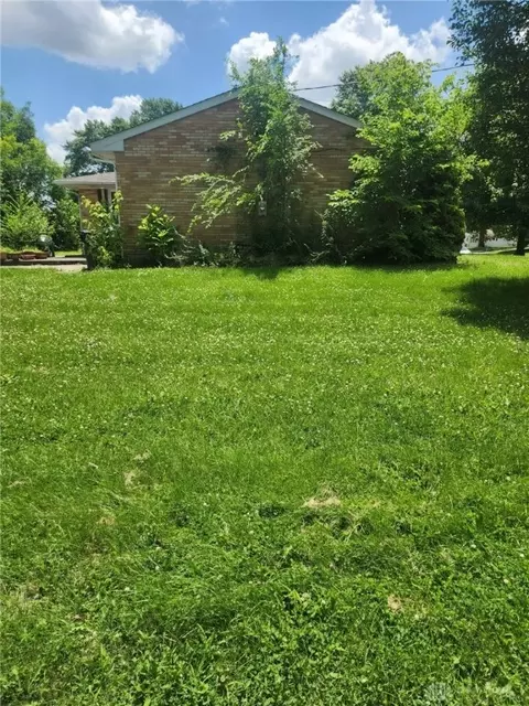 432 Clara Dr, Trenton, OH 45067