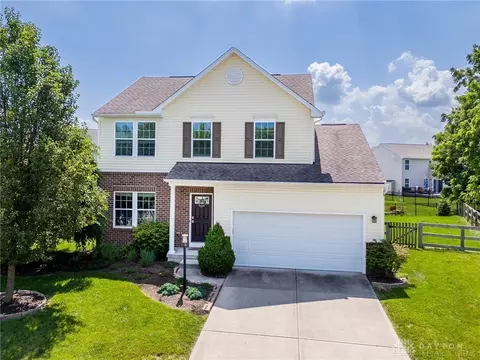 9985 Scotch Pine Dr, Springboro, OH 45066