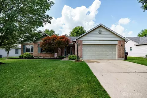 1405 Adamsmoor Dr, Waynesville, OH 45068