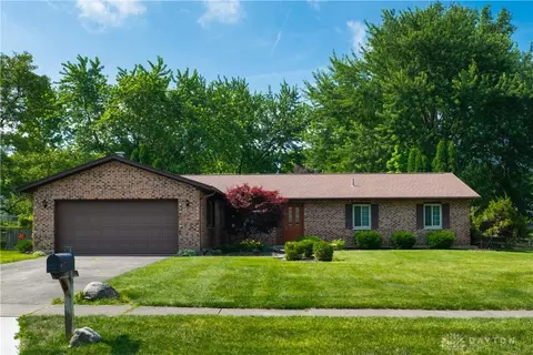 4425 Entrada Dr, Dayton, OH 45431