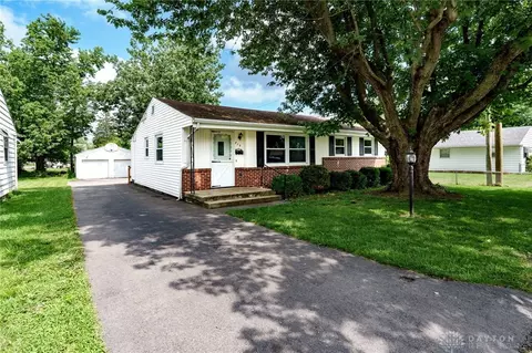 718 Macarthur Way, Washington Court House, OH 43160