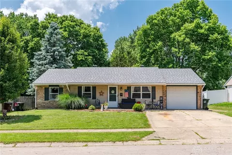 925 Greenheart Dr, New Carlisle, OH 45344