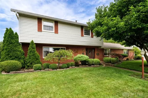 Exterior - 1109 Carlo Dr, Kettering, OH 45429 photo 3 of 12