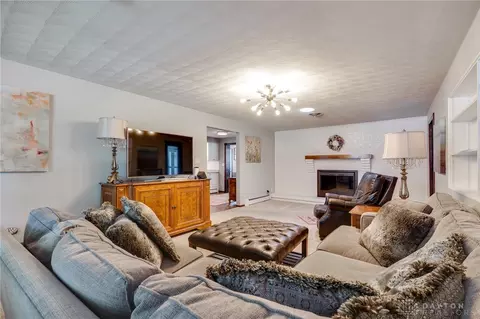 Living - 1109 Carlo Dr, Kettering, OH 45429 photo 11 of 13