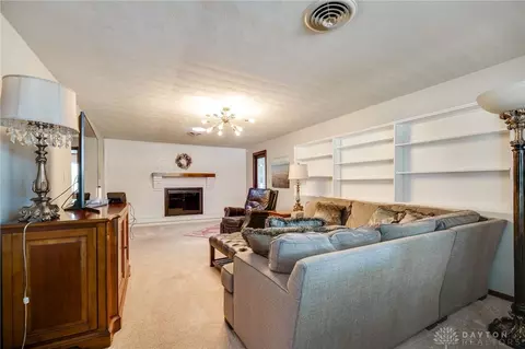 Living - 1109 Carlo Dr, Kettering, OH 45429 photo 9 of 13