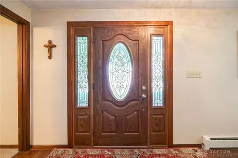 Entry Way - 1109 Carlo Dr, Kettering, OH 45429 photo 2 of 7