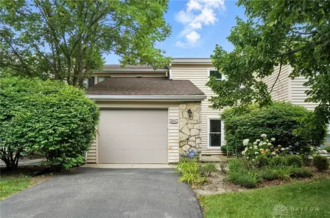 8052 Timberlodge Trl, Centerville, OH 45458