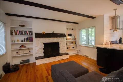 Living - 101 Blue Gate Cir #1, Dayton, OH 45429 photo 1 of 4